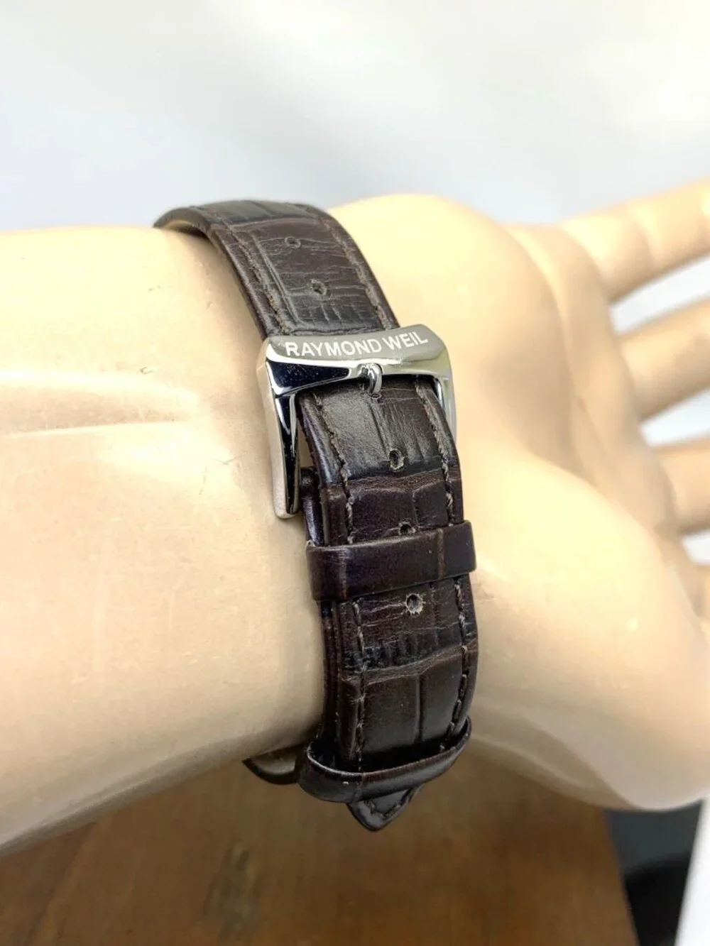 Raymond Weil Men's Watch 5485 Swiss Quartz Silver Dial Brown Leather Strap 39mm